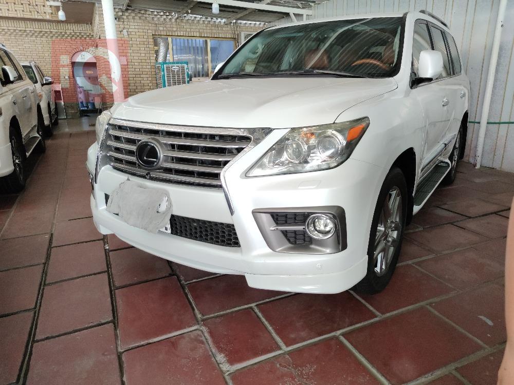 Lexus LX